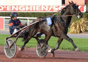 Kedden 13:55-kor tedd próbára a szerencsédet a Kincsem+ játékkal!