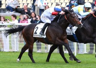 Grand Scoop megőrizte formáját és marad a zsokéja